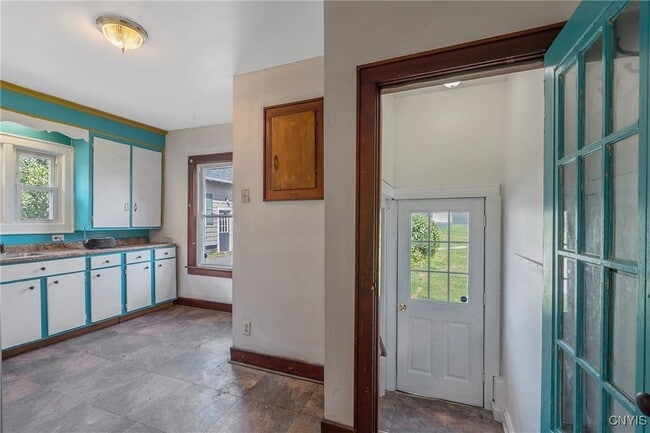 Building Photo - 518 E Brighton Ave