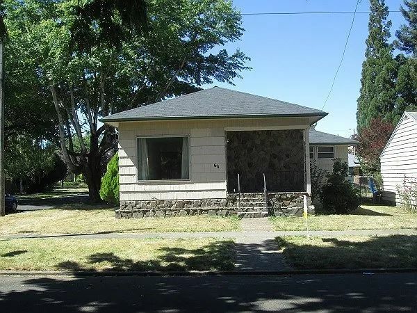 Building Photo - 611 N 3rd St