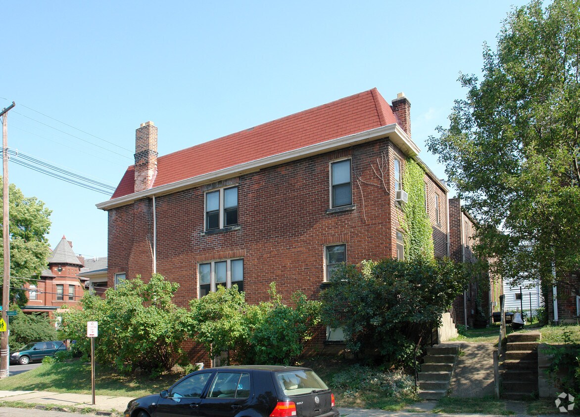 Foto del edificio - 828-838 Dennison Ave