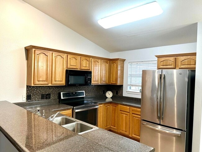 Building Photo - 5127 Stewart Dr