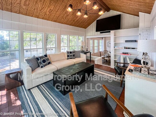 Building Photo - 123 N Palisades Dr