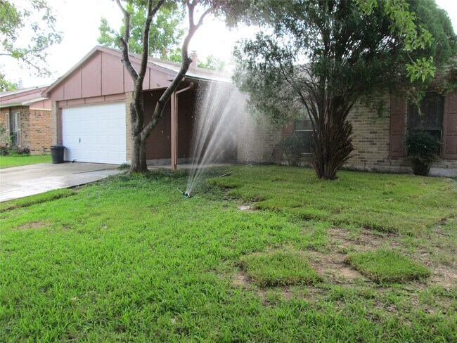 Foto del edificio - 6818 Glenstein Dr