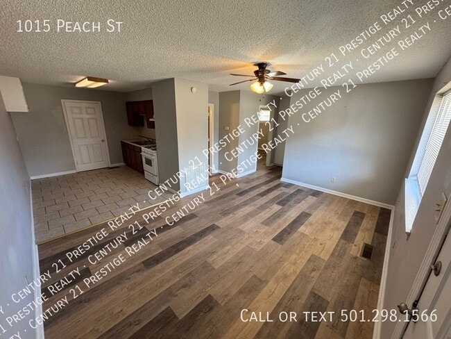 Building Photo - 1015 Peach St