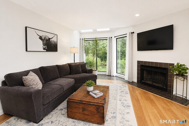 Foto del edificio - 40 Huntington Ct