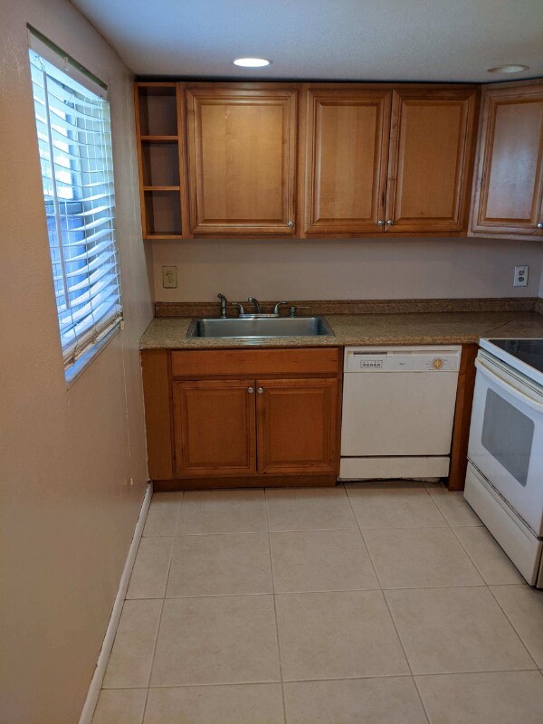 Primary Photo - 312 Tuscany Ln