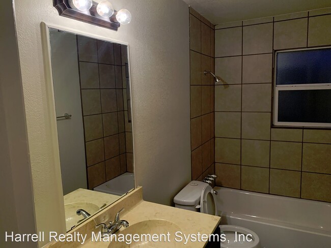 Building Photo - 2 br, 1 bath House - 3319 Wingate