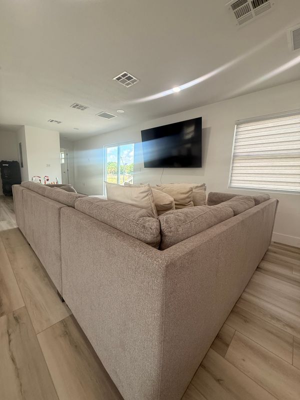 Foto del edificio - 820 N Trebol St