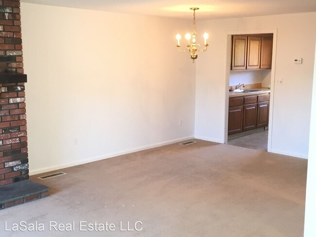Building Photo - 2 br, 1.5 bath House - 121 Brighton Circle