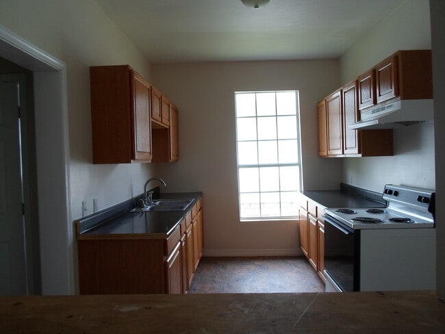 Building Photo - 1610 Lexington Ave