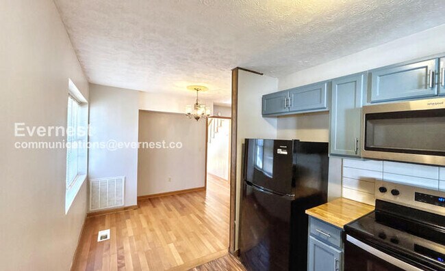 Foto del edificio - 6933 Robinson Dr