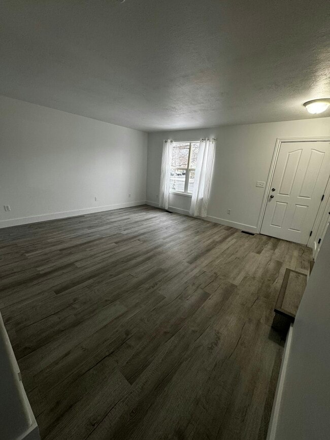 Building Photo - 3411 Dundee Dr