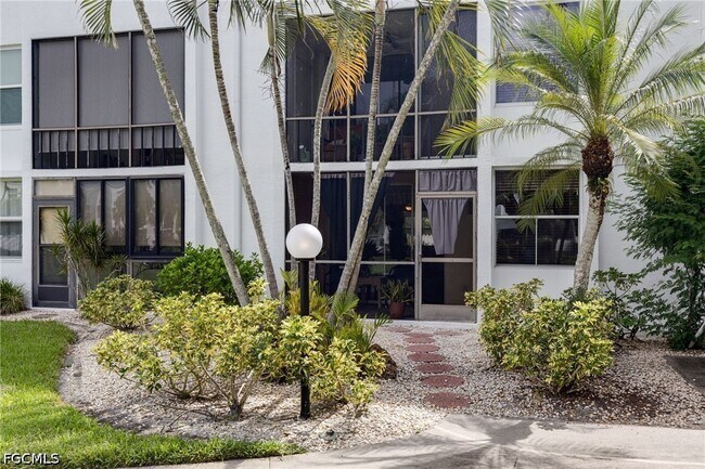 Foto del edificio - 5959 Winkler Rd