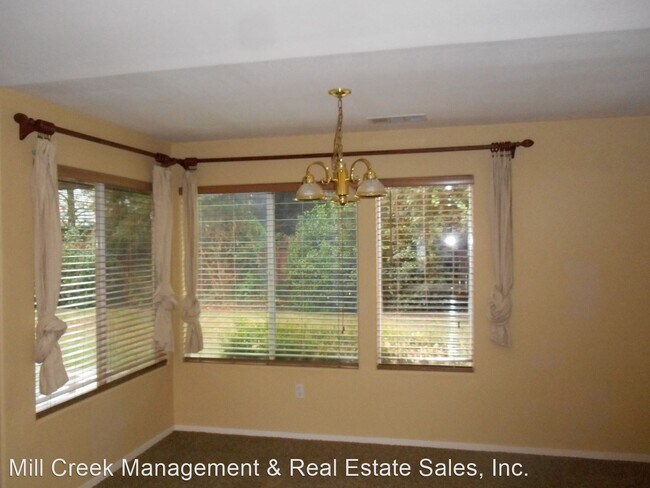 Building Photo - 3 br, 2 bath House - 3923 S. Julieann