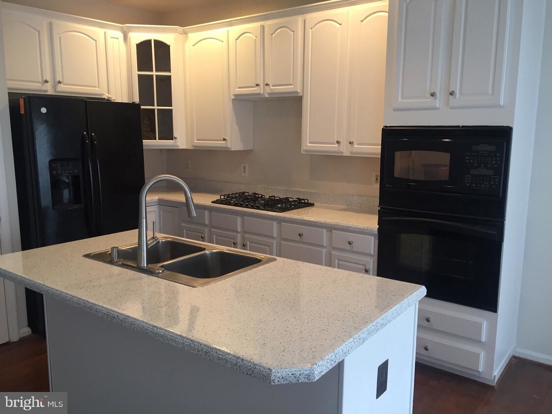 Foto principal - 14184 Hunters Run Way