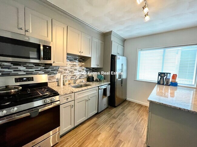 Building Photo - 48 Derby St