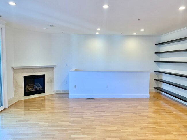 Foto del edificio - Potrero Hill 2 Level (2 bed/2.5 bath) Cond...