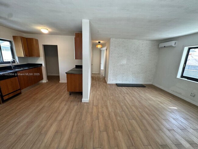 Foto del edificio - 630 NW 14th Way