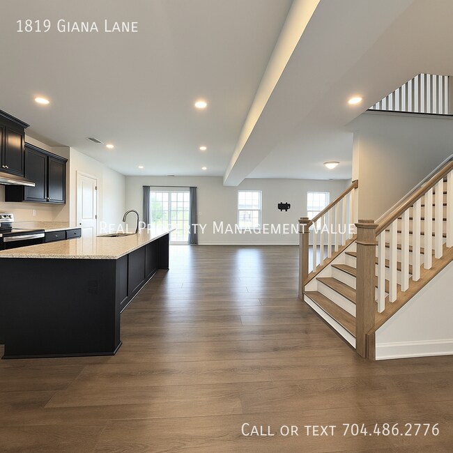Building Photo - 1819 Giana Ln