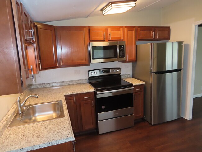 Foto del edificio - 8911 Pembroke Oak Grove Rd