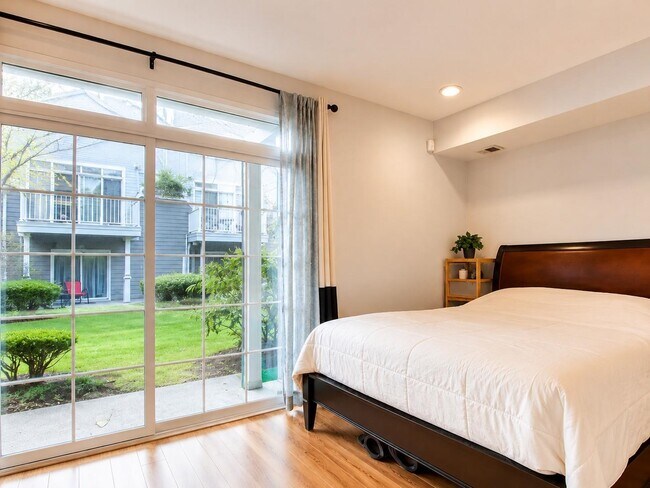 Foto del edificio - 239 Brower Ct