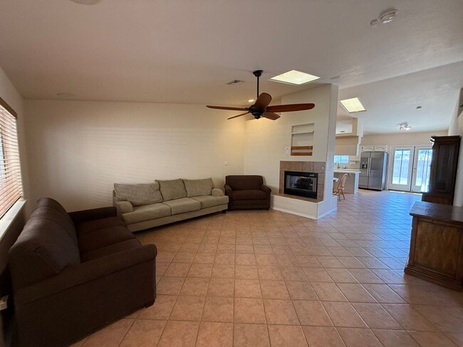 Building Photo - Yuma Meadows Townhouse - Furnished or Unfurnished