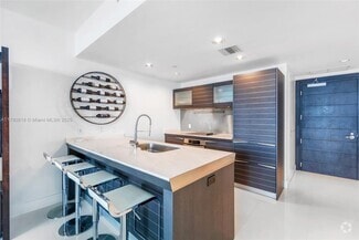 Building Photo - 200 Biscayne Blvd Way