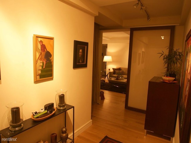 Building Photo - 1 br, 1 bath - 906 Nueces St