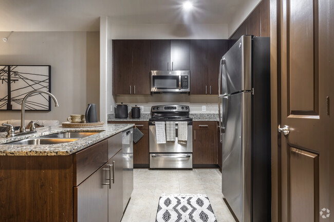 1BR, 1BA - 782SF - Kitchen - Ten Pines at Summerwood