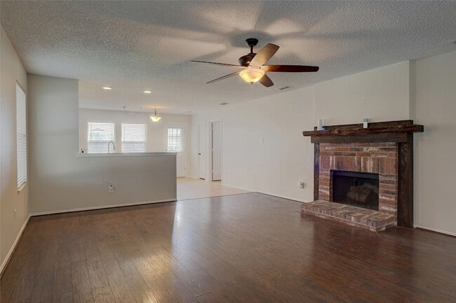 Building Photo - 4608 Cedar Crest Dr