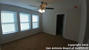 Foto del edificio - 6926 Crestway Rd