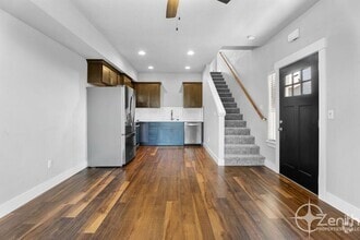 Building Photo - 1530 NW 29th Pl