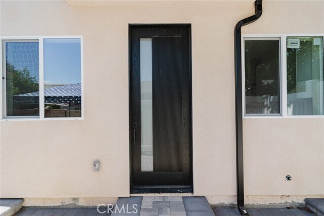 Building Photo - 8839 Sophia Ave