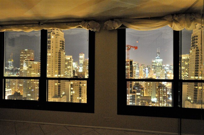 Foto del edificio - 1030 N State St