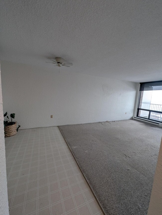 Building Photo - 5572 N Ridge Rd