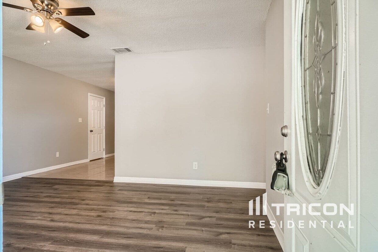 Foto principal - 14800 11th St