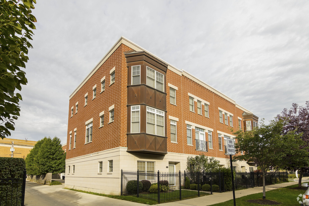 Building Photo - Wolcott Apartments