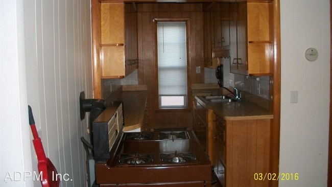 Building Photo - 15 10th Ave