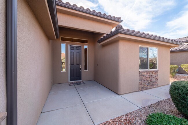 Building Photo - 311 W 200 S