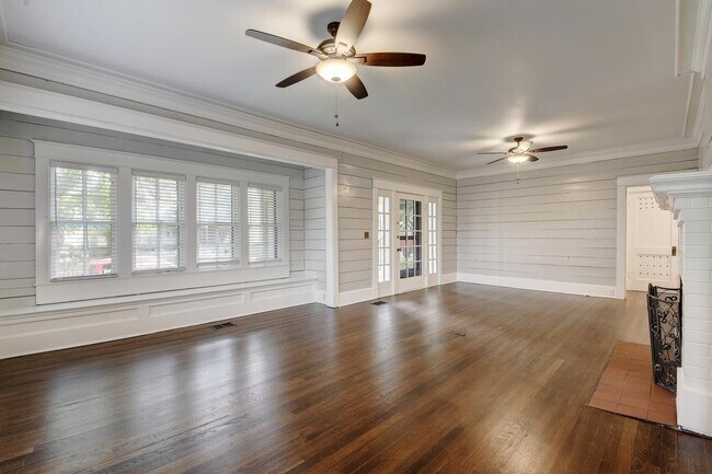 Foto del edificio - 903 Shoal Cliff Ct