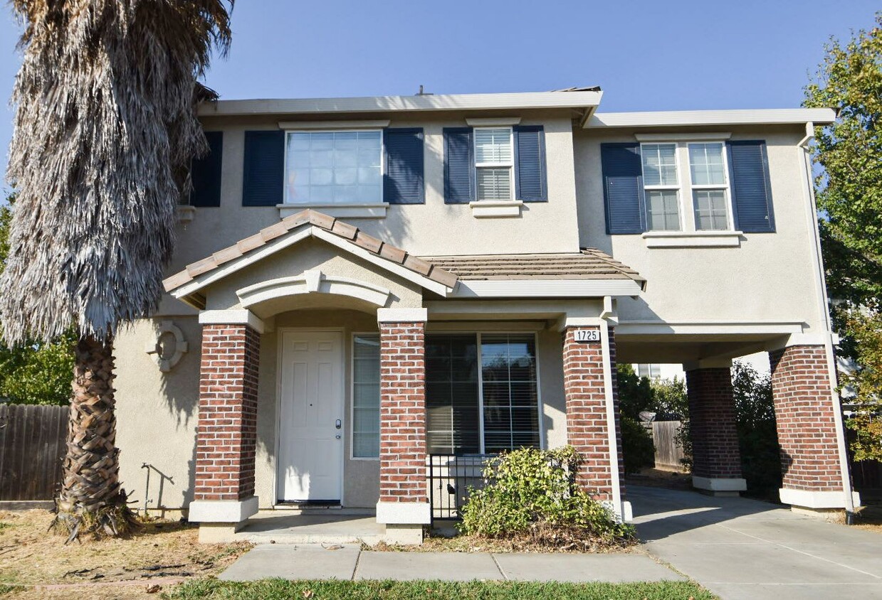 Primary Photo - 1725 Dover Cir