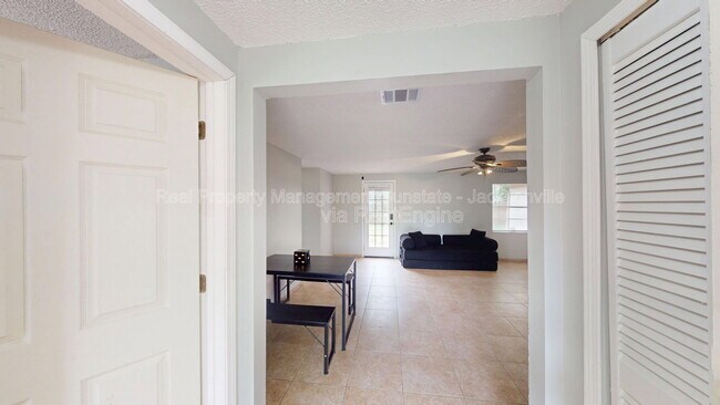 Foto del edificio - 2584 Spring Lake Rd