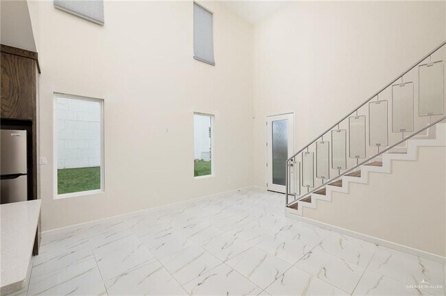 Building Photo - 3427 May St