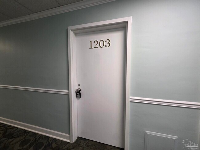 Foto del edificio - 825 Bayshore Dr