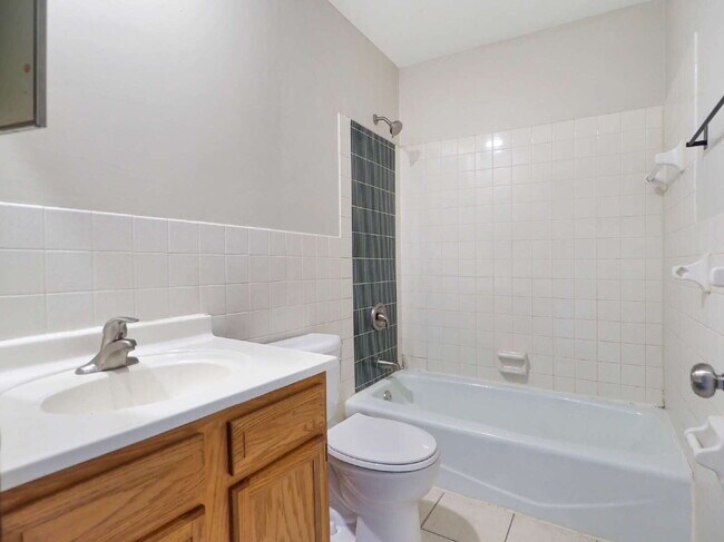 Foto del edificio - 3 Bed 2 Bath Corner Unit Townhome in Apple Valley