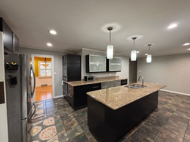 Foto del edificio - 5327 Chantilly Ln