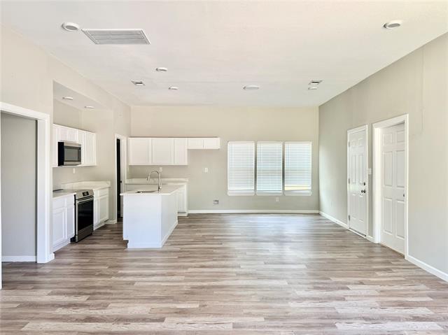 Foto del edificio - 22060 Flanagan Cir