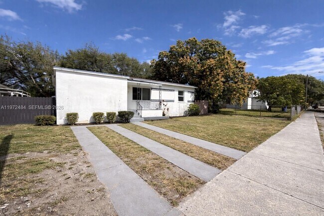 Building Photo - 911 NW 57th St