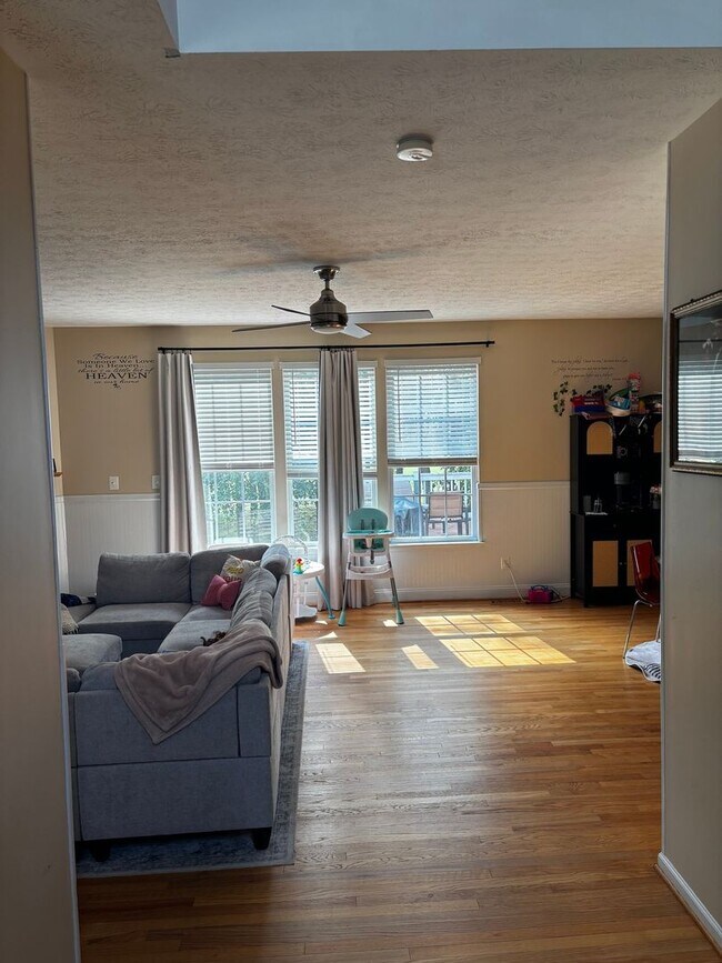 Building Photo - 420 Patriots Way