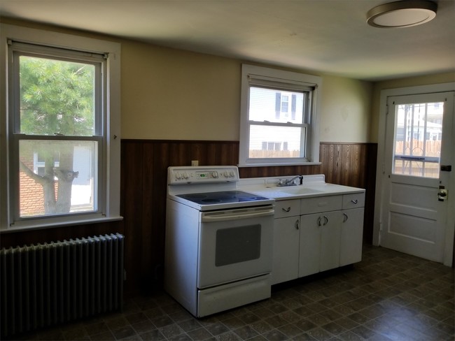 Foto del edificio - 240 E Ridge St