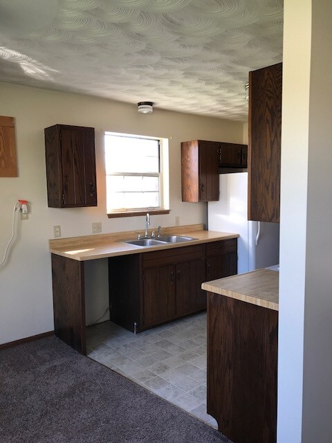 Building Photo - 200 Villard St